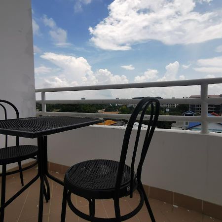 Daisy Residence Haat Jomtien Eksteriør bilde