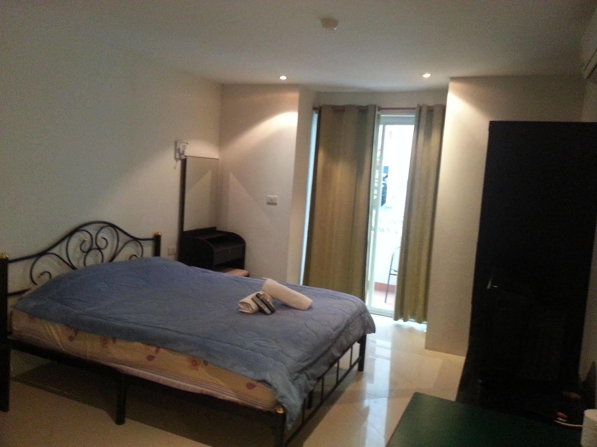 Daisy Residence Haat Jomtien Eksteriør bilde
