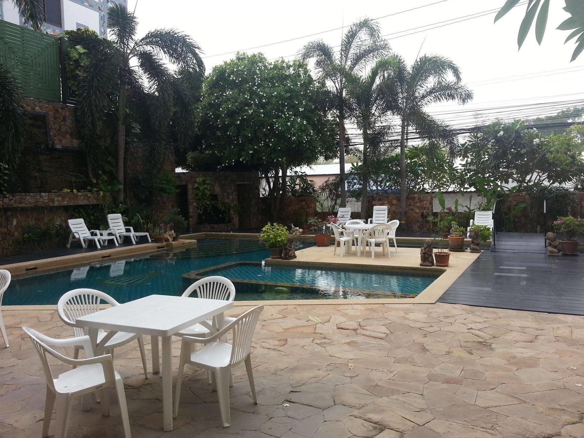 Daisy Residence Haat Jomtien Eksteriør bilde