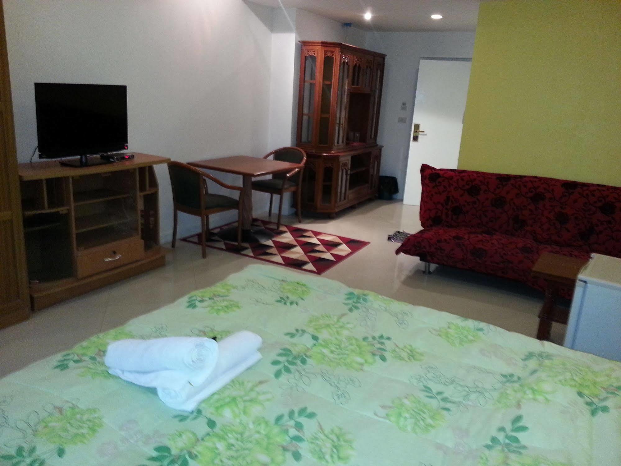 Daisy Residence Haat Jomtien Eksteriør bilde